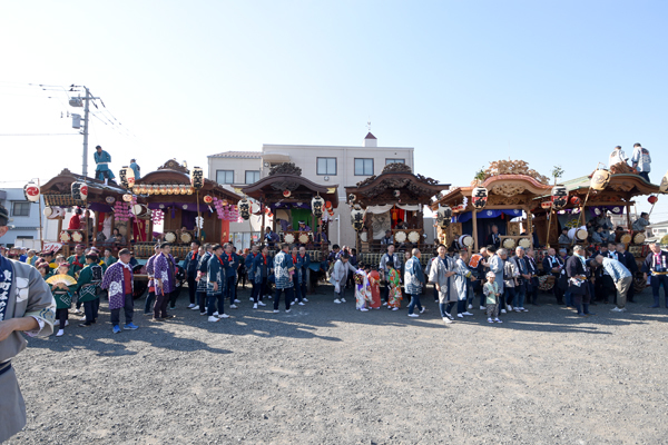 羽村市山 山車曳き合わせ