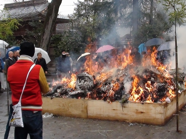 立川市「諏訪神社ドンドン焼」