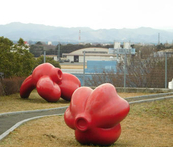 立川の不思議・再発見♪ “ヒットを暗示していた!? 立川市役所・屋上エコガーデンの不思議”