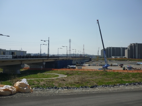 日野橋応急復旧工事の様子 4月4日