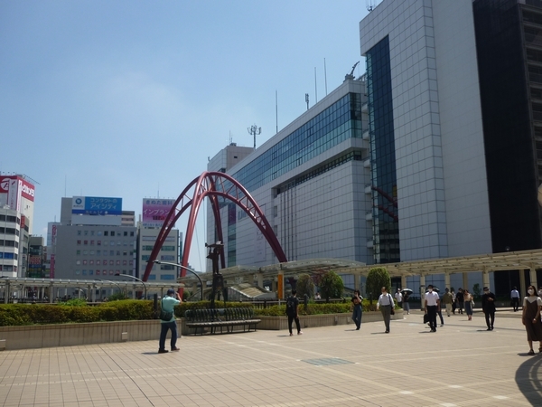 終戦記念日の立川駅の様子