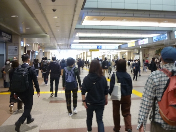 10月28日立川駅付近の様子