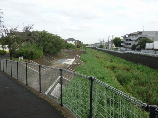 残堀川遊歩道 富士見橋と青岸橋まで