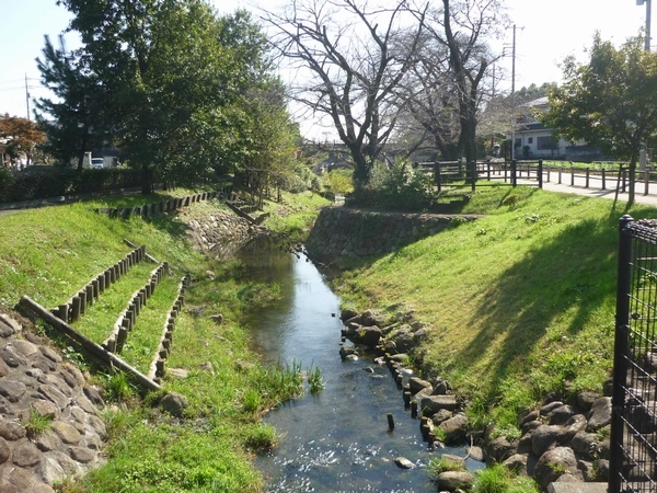 残堀川遊歩道 狭山池