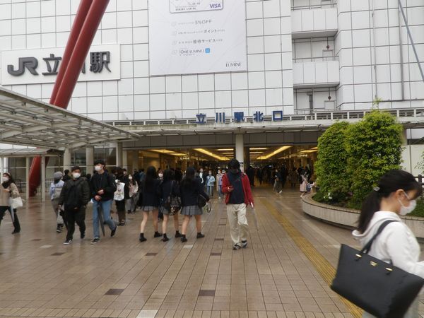 4月17日立川駅付近の様子