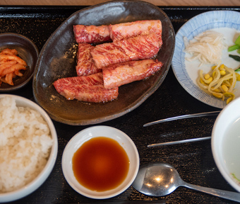 焼肉家 かず