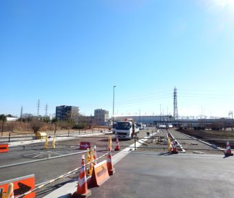 武蔵砂川駅の北側・道路拡幅工事中