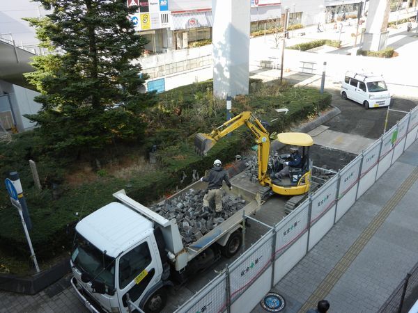 立川駅北口デッキエスカレーター工事③