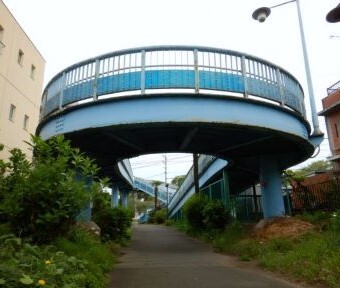 遊園地のアトラクションのような存在感！！立川市柴崎町の…