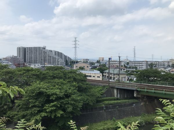 中央線と残堀川5月22日