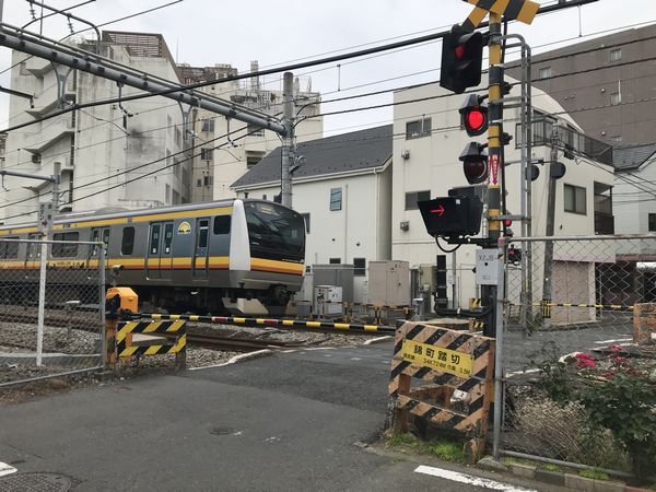 立川の踏切（南武線）①