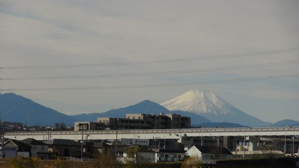 富士山とモノレール12月18日