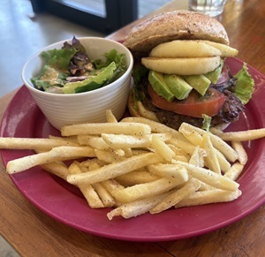 緑町「Adam's awesome PIE(アダムス オーサム パイ)」のランチ