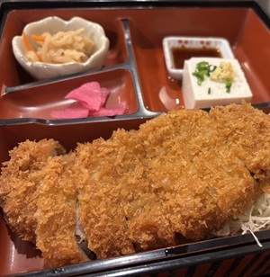 柴崎町「串揚割烹 トントン」のランチ