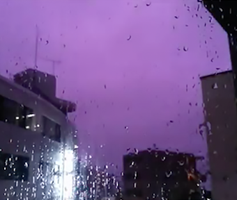 立川の空に大粒の雨