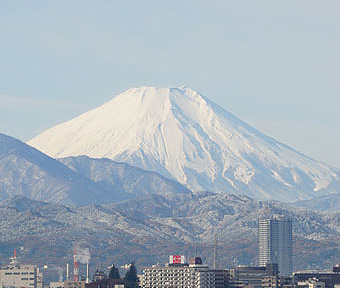 錦町より、今朝の立川。